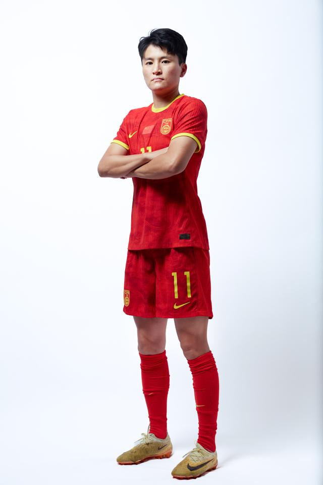 包含浙江女足球员接受战术训练：备战国家杯赛的词条